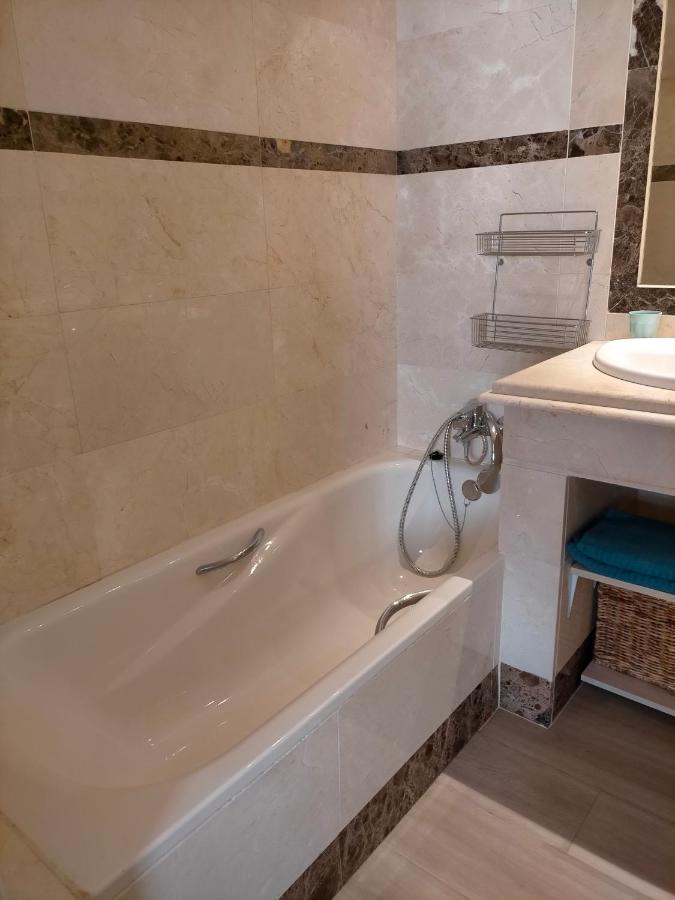 Appartement Met Zeezicht En Vlakbij Het Strand Manilva Esterno foto